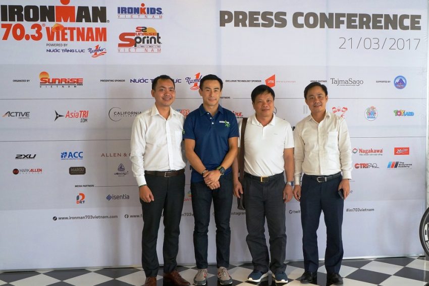 Đại diện BTC, chính quyền Đà Nẵng và nhà tài trợ trong buổi họp báo Ironman70.3 Vietnam 2017