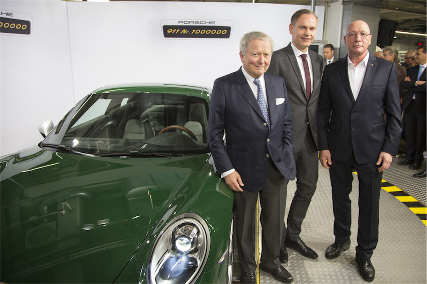  Tiến sĩ Wolfgang Porsche, Chủ Tịch Ban Cố Vấn của Porsche AG, ông Oliver Blume, Chủ Tịch Hội Đồng Quản trị của Porsche AG và ông Uwe Hück, Chủ tịch Hội Đồng Lao Động của Porsche AG (Từ trái sang phải)