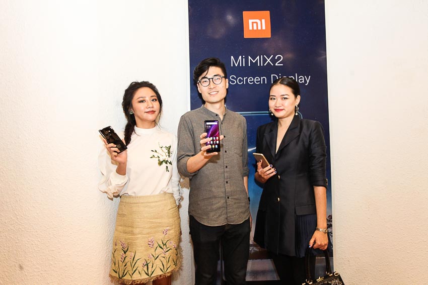 Xiaomi tung ra hai smartphone mới nhất Mi Mix 2 và Redmi Note 5A Prime