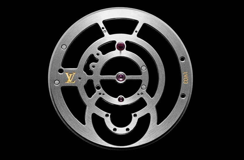 DN734-Louis-Vuitton-va-kiet-tac-Tambour-Moon-Tourbillon-Volant-TT-2017-3