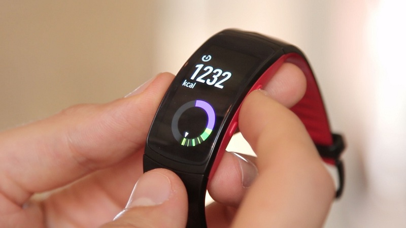 Vòng đeo tay thông minh Gear Fit2 Pro ra mắt tại Việt Nam, giá 4,2 triệu đồng
