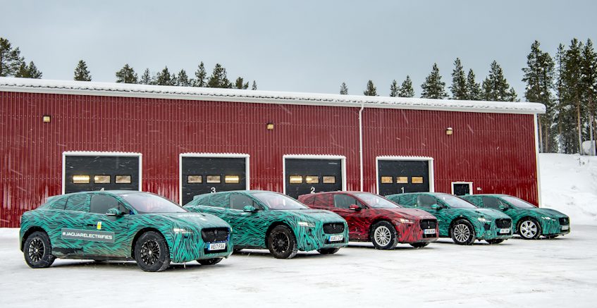Hình ảnh mẫu xe điện Jaguar I-PACE chạy thử địa hình băng tuyết