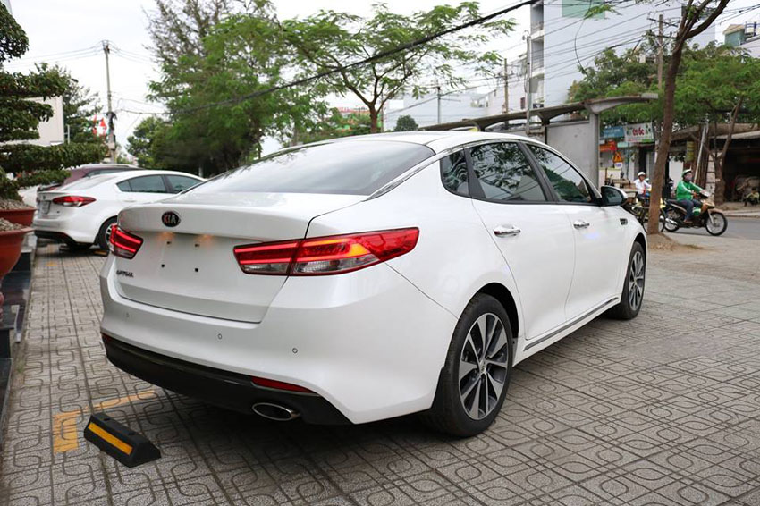 Mẫu xe Kia Optima công ty Thaco sẽ tặng cho HLV U23 Việt Nam có gì đặc biệt?