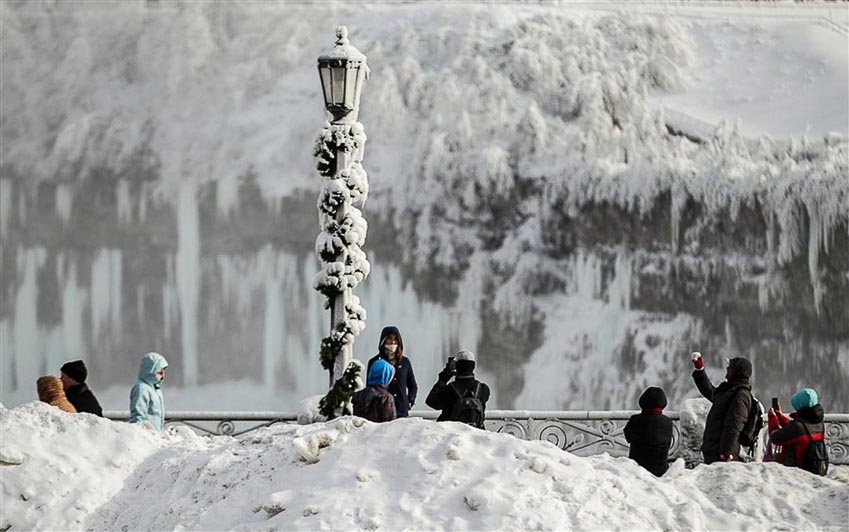 Hớp hồn trước vẻ đẹp của thác Niagara trong băng giá