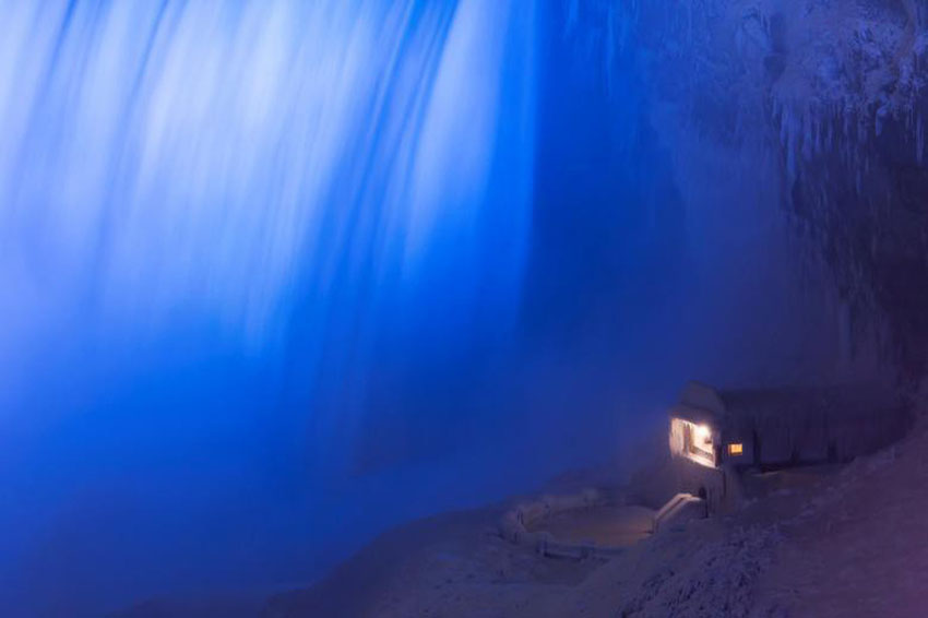 Hớp hồn trước vẻ đẹp của thác Niagara trong băng giá