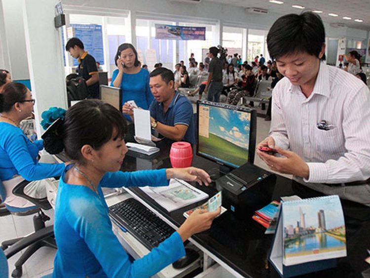 Nên mua vé tàu Tết trực tiếp tại ga, đại lý hoặc website chính thức
