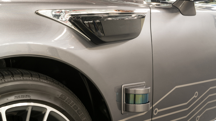 Toyota đưa công nghệ xe tự lái mới nhất lên Lexus LS 600hL