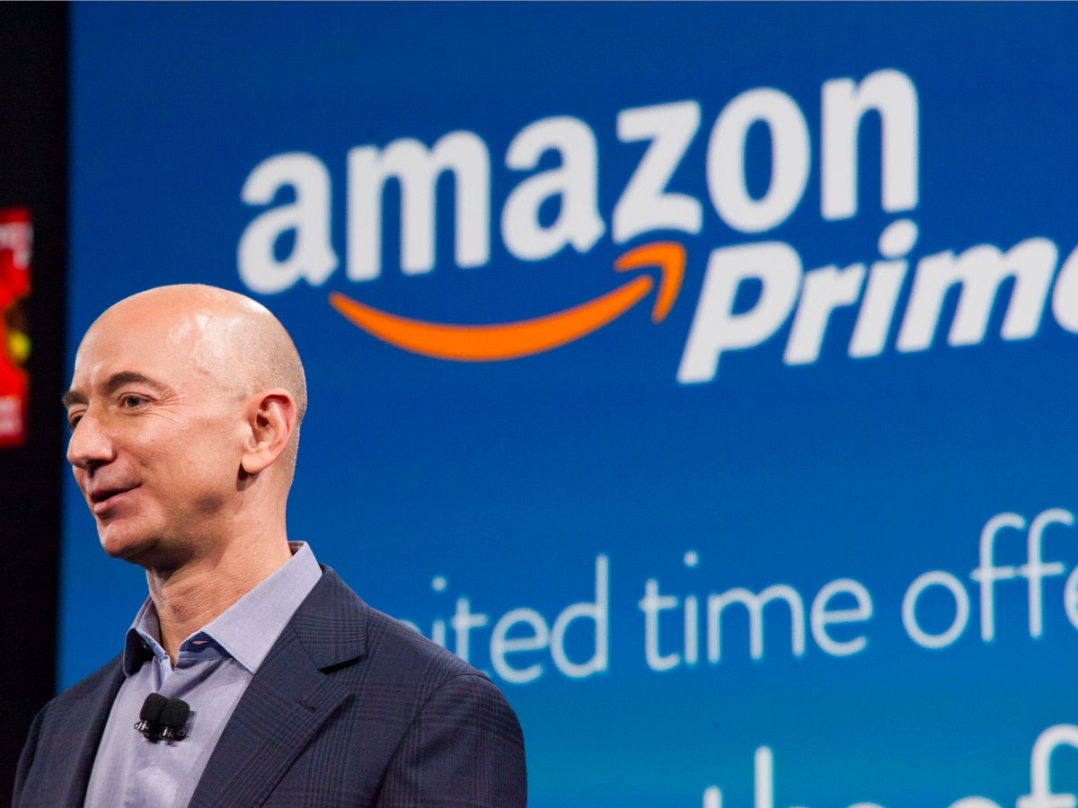 1. Amazon - Giá trị thương hiệu: 150,8 tỷ USD