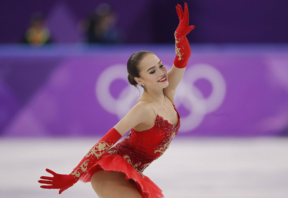 Bông hồng nước Nga 15 tuổi chinh phục sân băng Olympic 2018 - Ảnh 4.