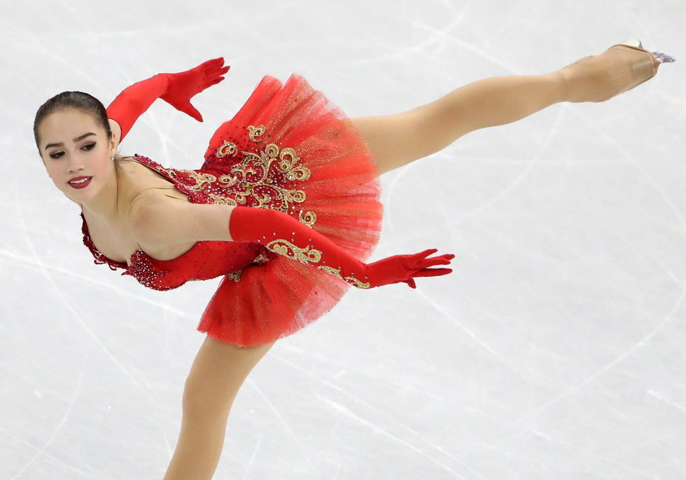Bông hồng nước Nga 15 tuổi chinh phục sân băng Olympic 2018 - Ảnh 10.