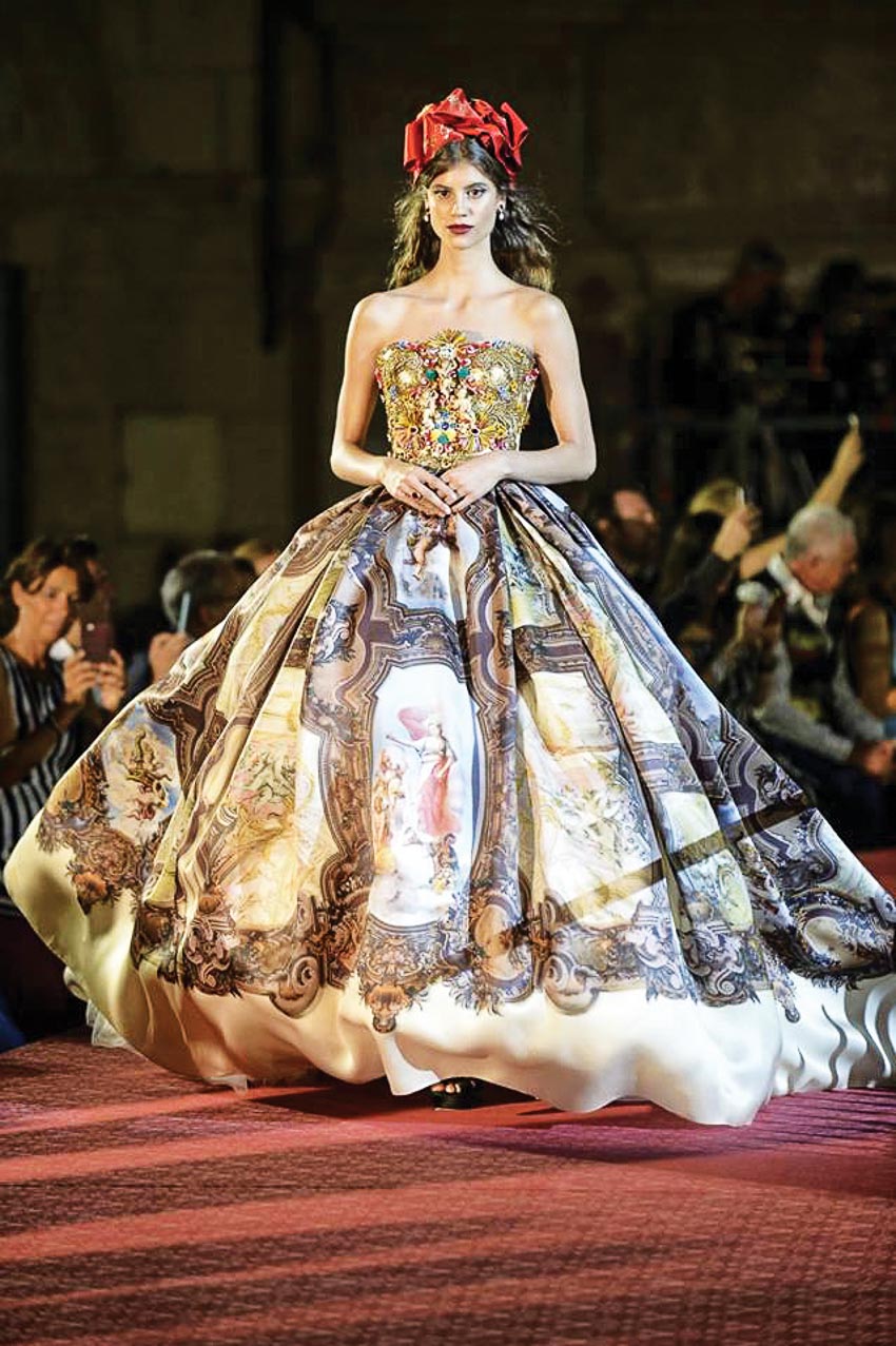 Dolce & Gabbana - Câu chuyện tình yêu được kể bằng sự lãng mạn của thời trang
