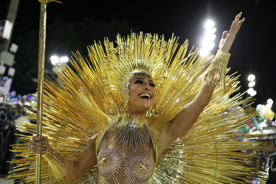 Choáng ngợp với Carnaval Rio đầy màu sắc và quyến rũ