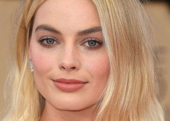 Cách dùng màu son nude dịp Valentine đẹp như sao