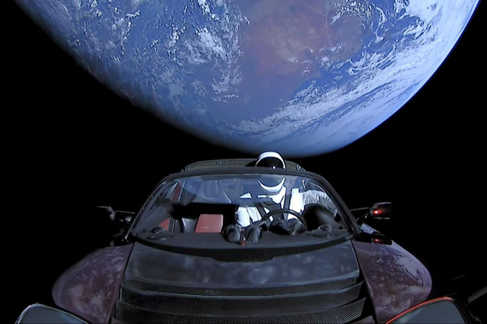 Số phận kỳ lạ của siêu xe Tesla của tỉ phú Elon Musk