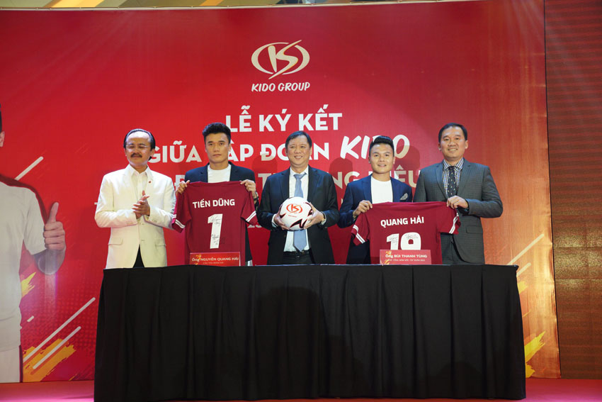 Hai cầu thủ Quang Hải và Tiến Dũng trở thành đại diện thương hiệu của Kido