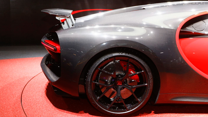Bugatti Chiron Sport tái xuất sàn diễn với hệ thống lái nâng cấp