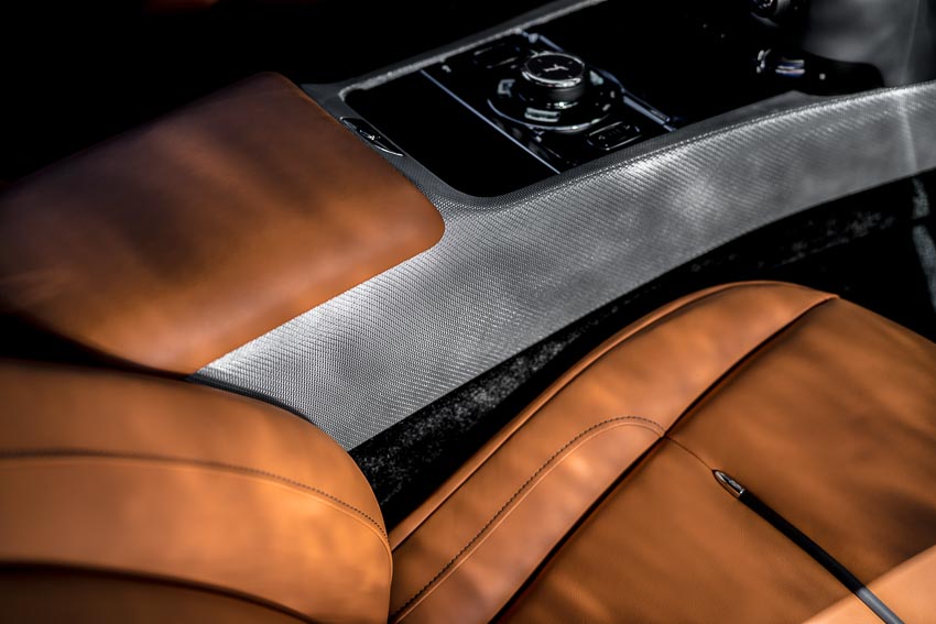 Rolls-Royce giới thiệu bộ sưu tập 55 xe Wraith Luminary