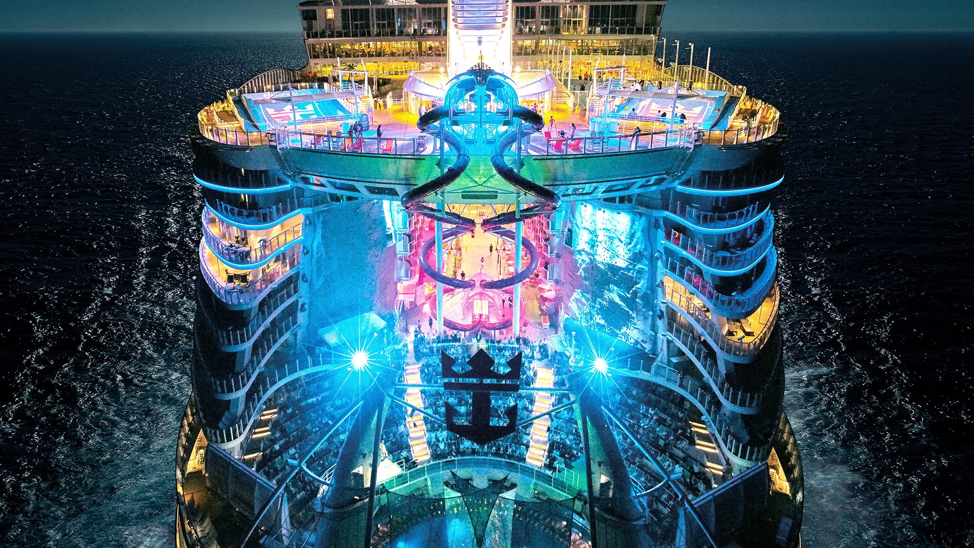 Khám phá du thuyền Symphony of the Seas lớn nhất thế giới