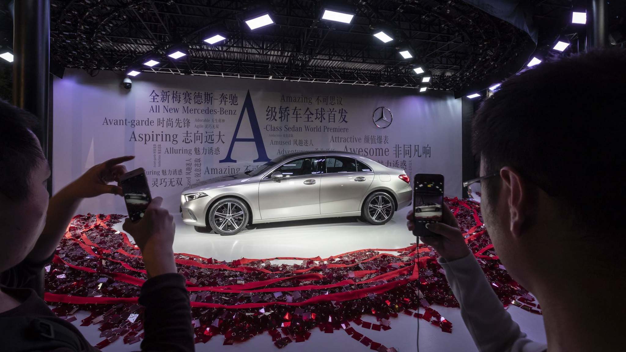 Mercedes-Benz A-Class Sedan 2019 phiên bản trục cơ sở dài ra mắt tại Bắc Kinh 