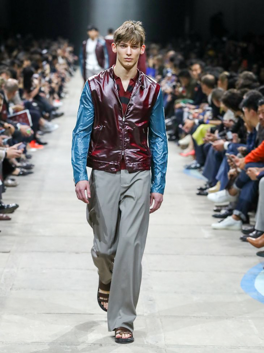 Hermès mang cả vũ trụ thời trang đến show diễn Fast Forward Men