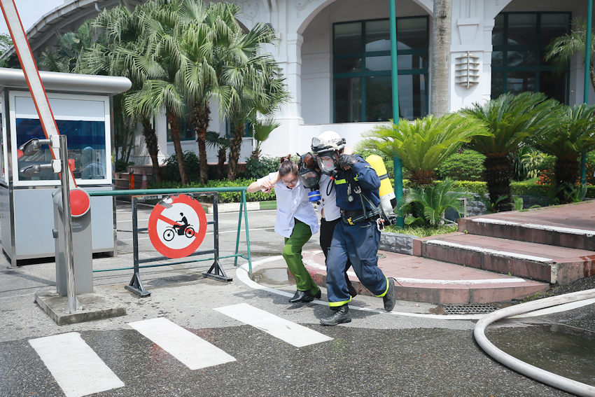 Diễn tập phương án chữa cháy tại Khách sạn Hà Nội Daewoo