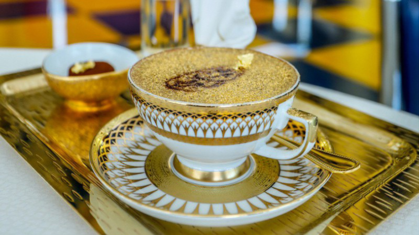 Bên trong nhà hàng xa xỉ phục vụ đồ ăn làm từ vàng ở Dubai