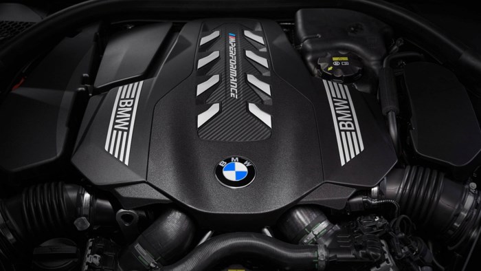 BMW 8-Series chính thức ra mắt: Ngoại thất sang trọng với sức mạnh siêu xe