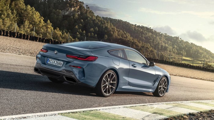 BMW 8-Series chính thức ra mắt: Ngoại thất sang trọng với sức mạnh siêu xe