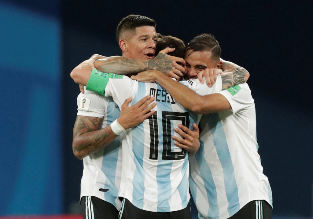 Cuộc đối thoại “vực dậy” Argentina bước qua khe hẹp bước vào vòng 1/8