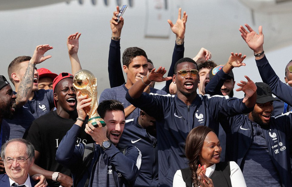 500.000 fan chào đón tuyển Pháp mang cúp vàng trở về