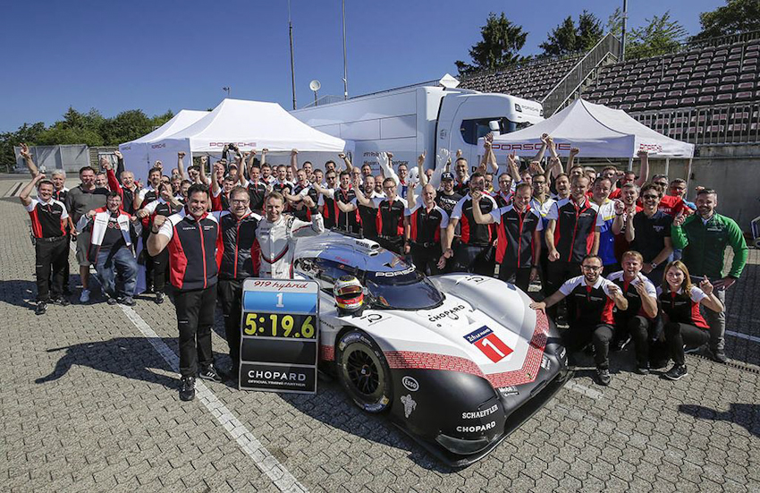 Porsche phá vỡ mọi kỷ lục tốc độ trên đường đua Nurburgring