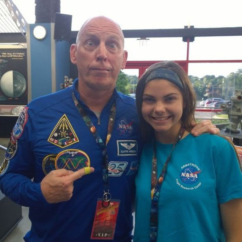 Nữ phi hành gia 17 tuổi này đang được NASA đào tạo để trở thành người đầu tiên đặt chân lên sao Hỏa