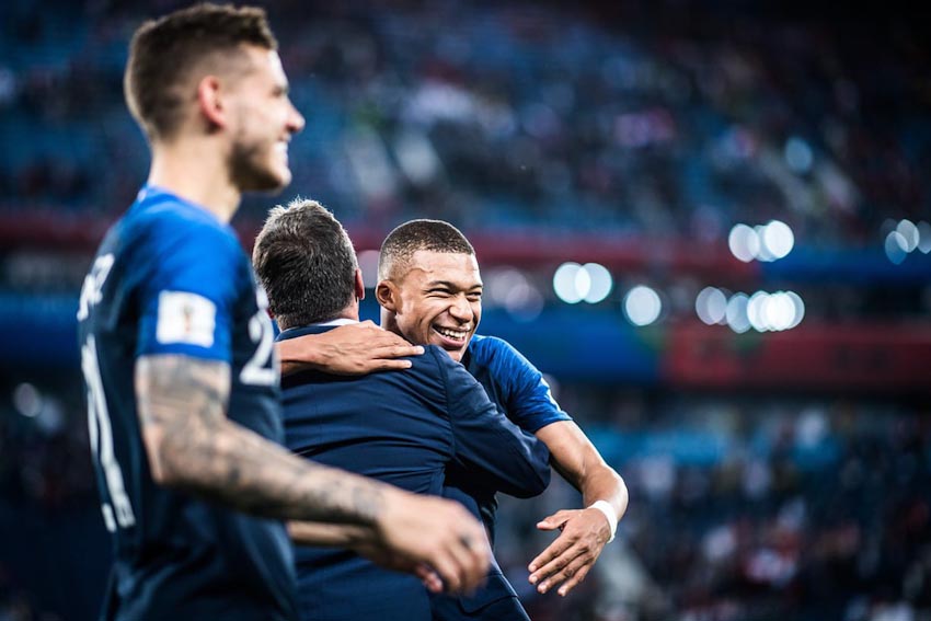 Top 30 bức ảnh ấn tượng nhất mùa World Cup 2018 trên tạp chí The Guardian
