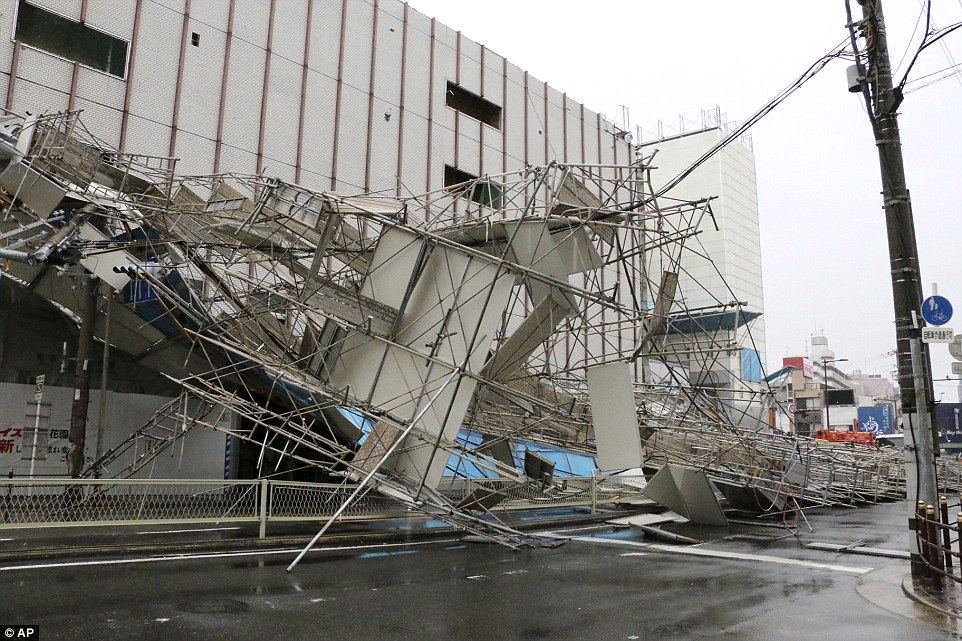 Nhật Bản "gồng mình" trong siêu bão Jebi, lớn nhất 25 năm qua