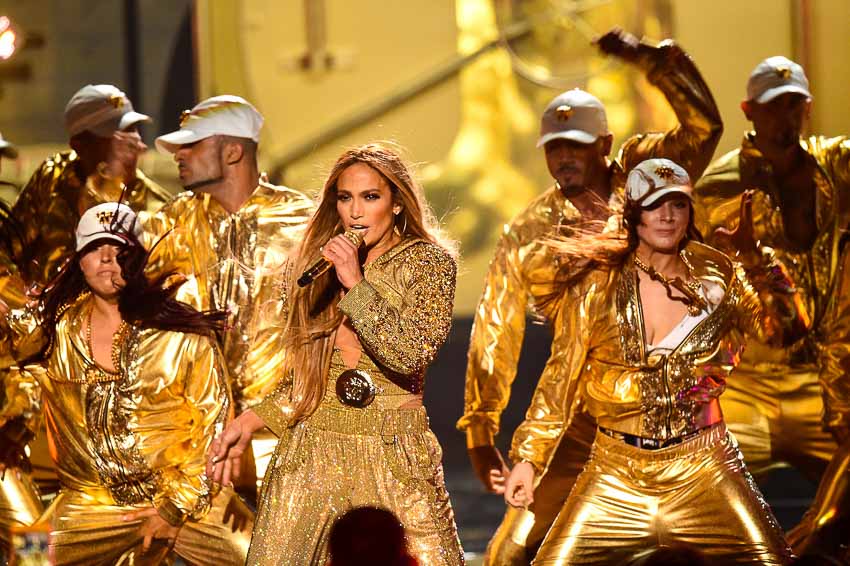Jennifer Lopez “nóng bỏng” trong trang phục của Atelier Versace tại lễ trao giải MTV Video Music Awards 2018 8