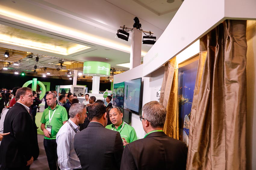 DNP-hoi-nghi-ve-dôi-moi-sang-tao-cua-Schneider-Electric-tai-Singapore-4