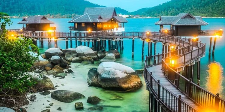 DNP-8-diem-den-sang-chanh-cho-tuan-trang-mat-lang-man-2-1
