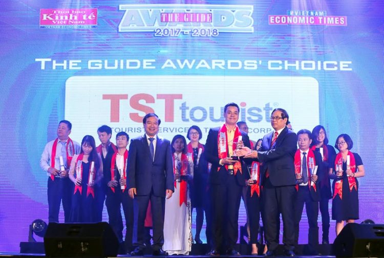 DNP-TST-tourist-nhan-giai-thuong-The-Guide-Awards-2017-2018-1