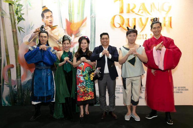 Trang-Quynh-duoc-dua-len-man-anh-rong-9