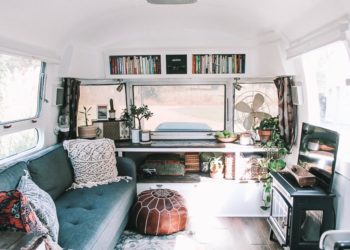 ngoi-nha-di-dong-Airstream-Excella-1000
