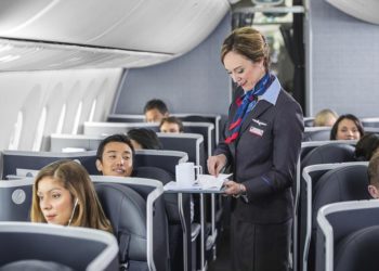 DNP776-hanh-khach-mong-cho-gi-o-dich-vu-van-chuyen-hang-khong-hien-dai-1