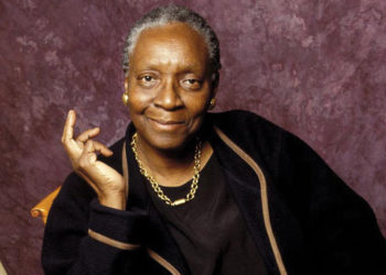 DNP777-Maryse-Conde-doat-giai-thay-the-Nobel-Van-chuong-ok