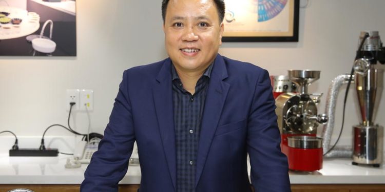 Phan-Minh-Thong-ong-bau-cai-cach-cua-ca-phe-sach-Viet-Nam-3