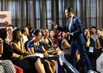 DNP777-de-dao-tao-nhung-dai-su-tuong-lai-cua-Viet-Nam-1