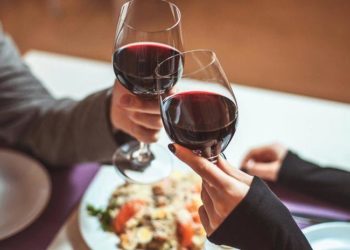 DNP778-tinh-hoa-ruou-vang-va-am-thuc-huong-vi-nuoc-Y