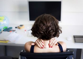 4 bài tập linh hoạt với ghế xoay tại văn phòng