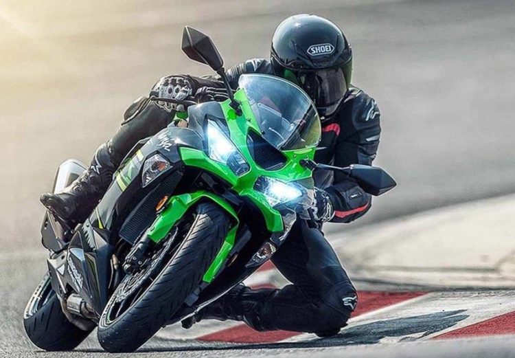 Kawasaki-Ninja-ZX-6R-2019-ra-gia-256-trieu