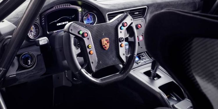 Porsche-van-giu-lai-nhung-bo-phan-truyen-thong