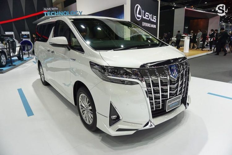 Toyota-ra-mat-minivan-Alphard-2018