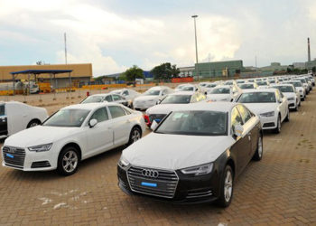 thi-truong-o-to-dau-thang-10